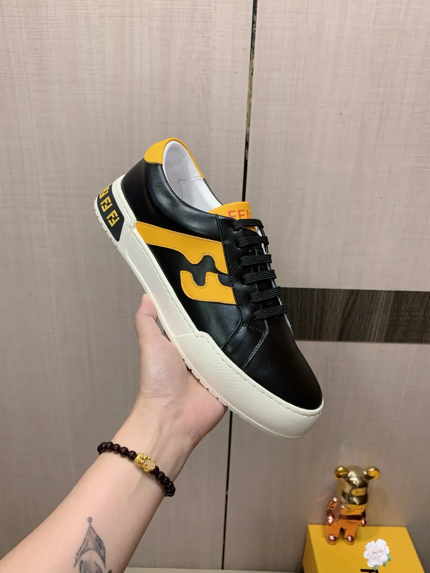 Men's Men's Shoes💰442💰💰🎩🎩[Lightning][Lightning] "FENDI*" The latest and most popular casual shoes, top brand [Seduce] luxury~purchase, top~quality. [Strong] The upper is made of imported breathable cowhide material ➕ breathable sheepskin feet (•) with fine workmanship. The original stylish and stylish soft rubber wear-resistant and non-slip outsole is light and comfortable on the feet. The real thing looks better when taken in real life. 226: code: 38-44, white and black selected